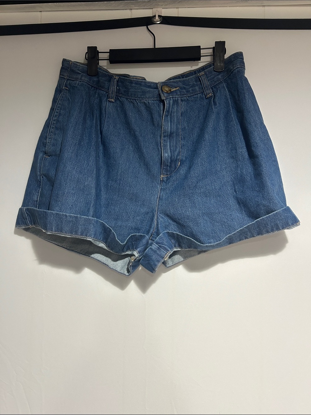 Old Navy Blue Rolled-Hem Jean Shorts